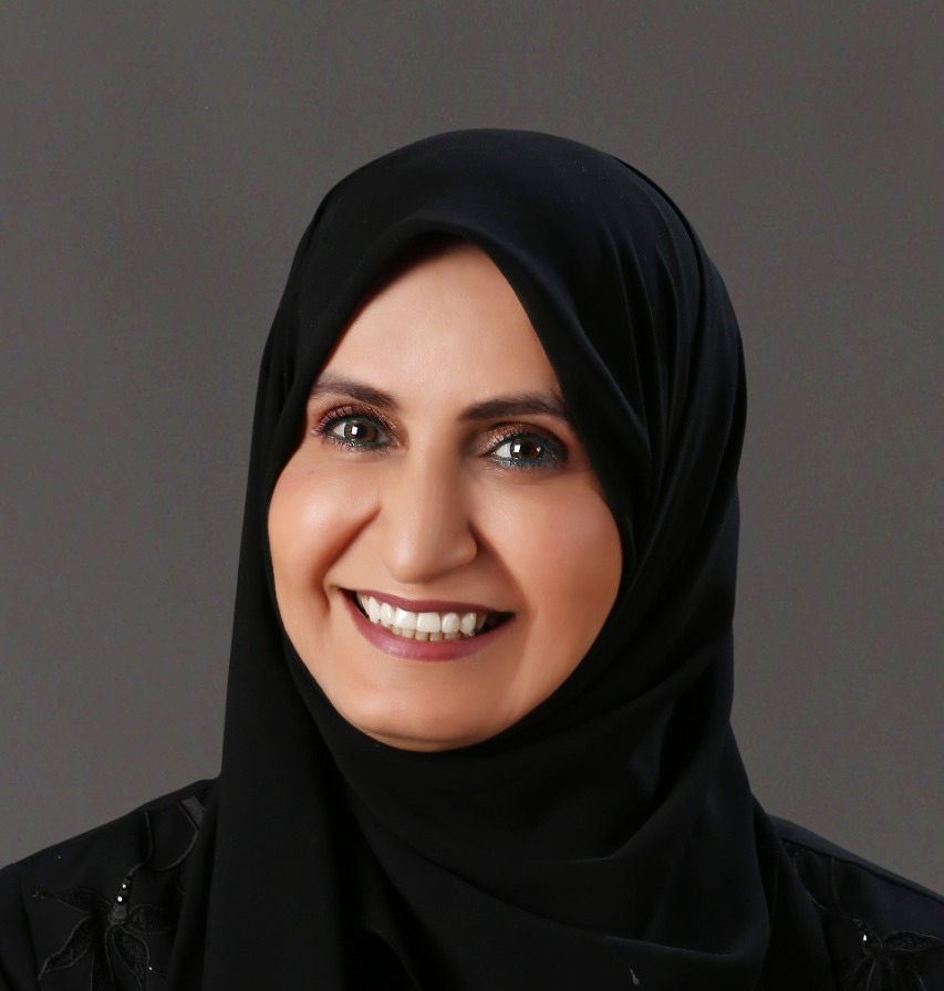"لطيفة الحوسني"