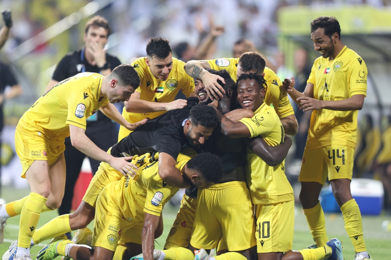 "فرحة نجوم الوصل بالفوز بلقب دوري المحترفين | تصوير: سالم خميس"