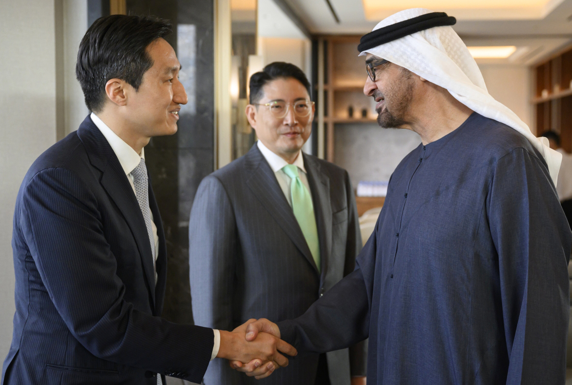 "سموه مرحباً بالرئيس والمدير التنفيذي لمجموعة هيونداي"