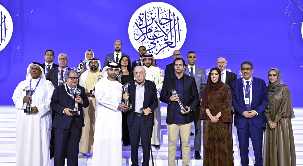 برعاية محمد بن راشد.. منصور بن محمد يكرم الفائزين بـ«جائزة الإعلام العربي» في دورتها الـ 23