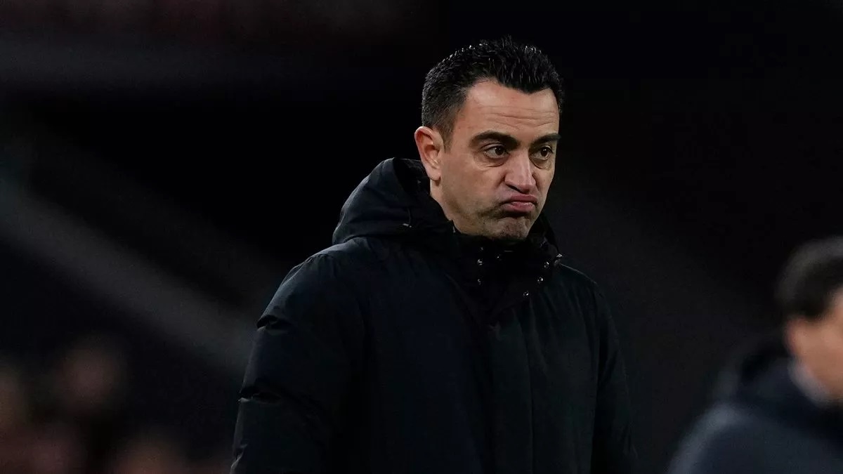 القائمة المسربة في ليلة «السوشي» تلقي بتشافي خارج برشلونة