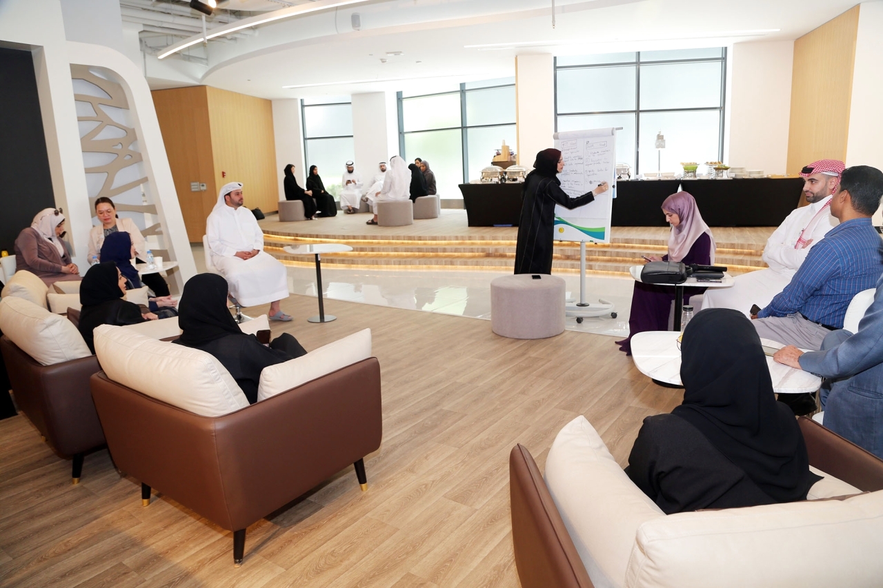 «صحة دبي» و«تنمية الموارد البشرية» وكليات التقنية تبحث تعزيز التوطين في القطاع الصحي