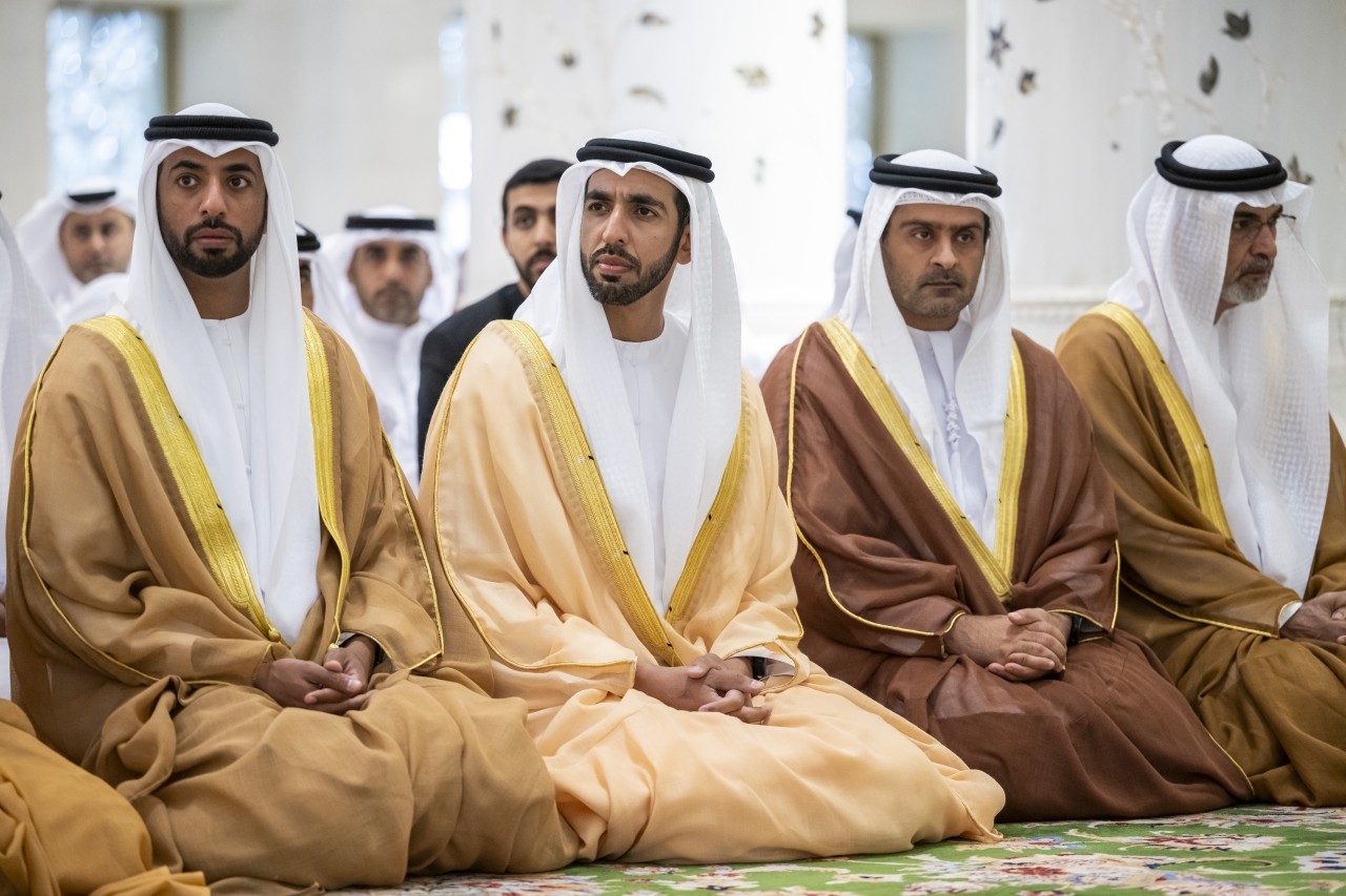 "شخبوط بن نهيان ومحمد بن نهيان وخليفة بن سعيد"