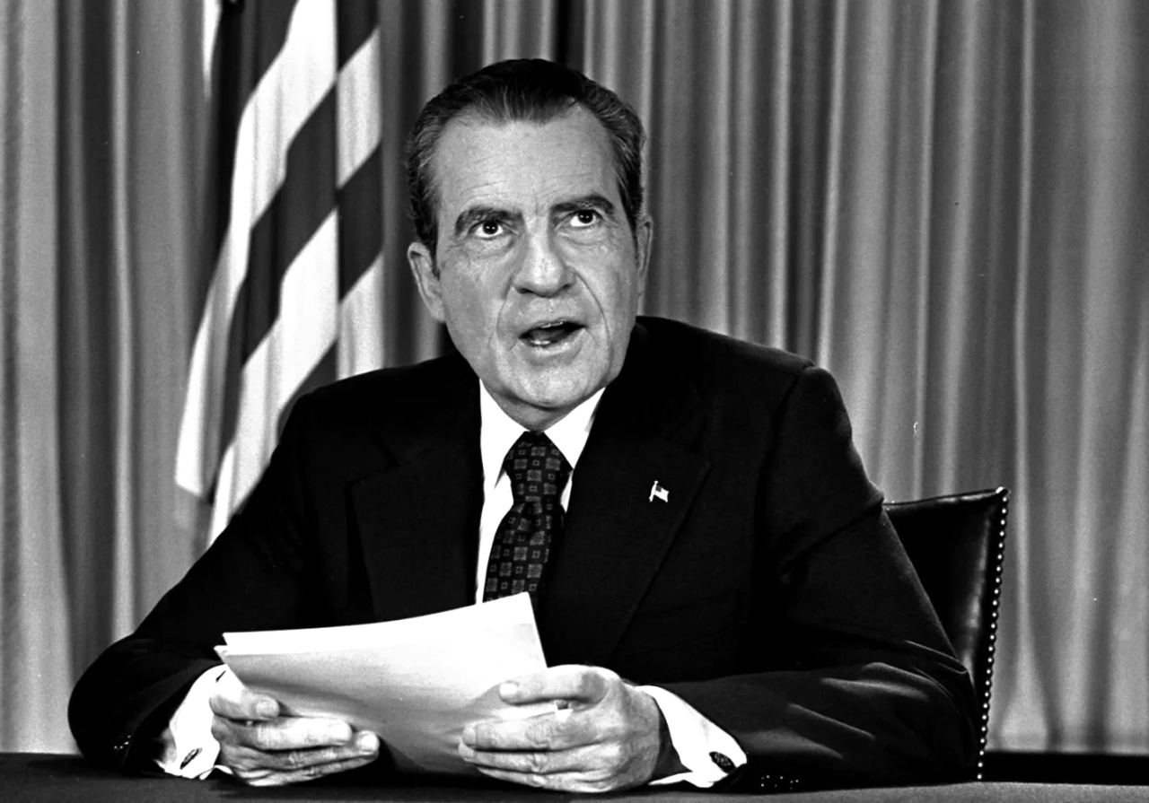 "1972 إلقاء القبض على 5 موظفين في البيت الأبيض لتورطهم في فضيحة ووترغيت"