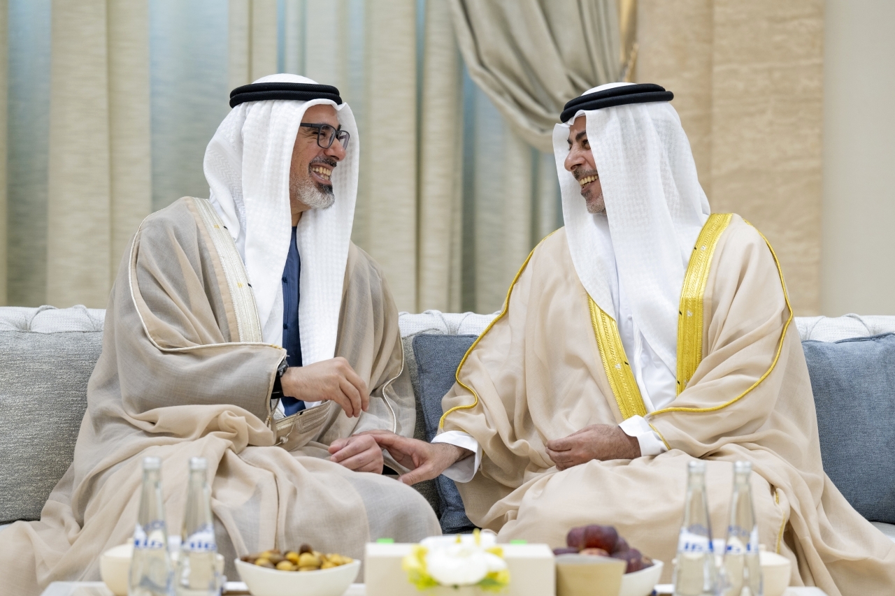 "خالد بن محمد بن زايد وعمر بن زايد"