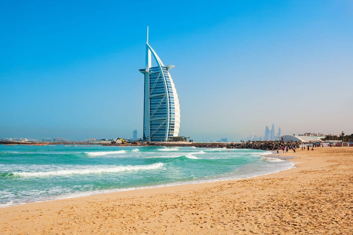 الإمارات تدخل فصل الصيف اعتباراً من الجمعة المقبل