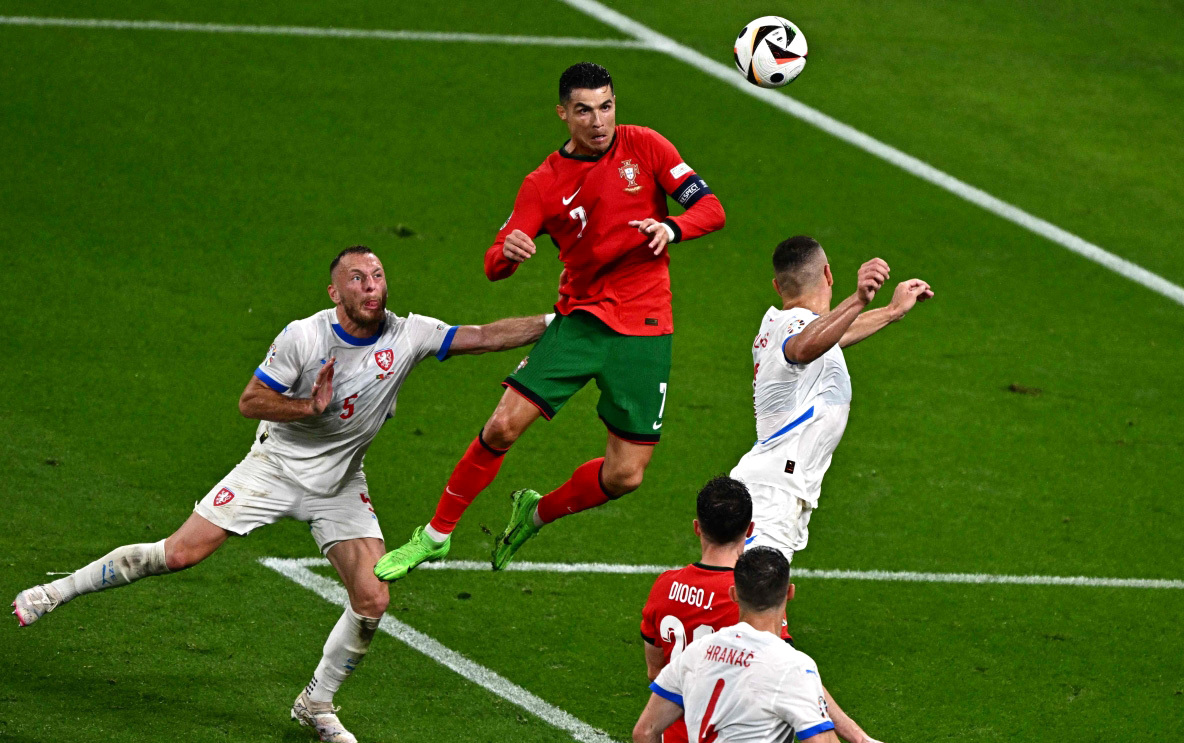 "رونالدو قاد البرتغال لعبور مطب التشيك | أ ف ب"
