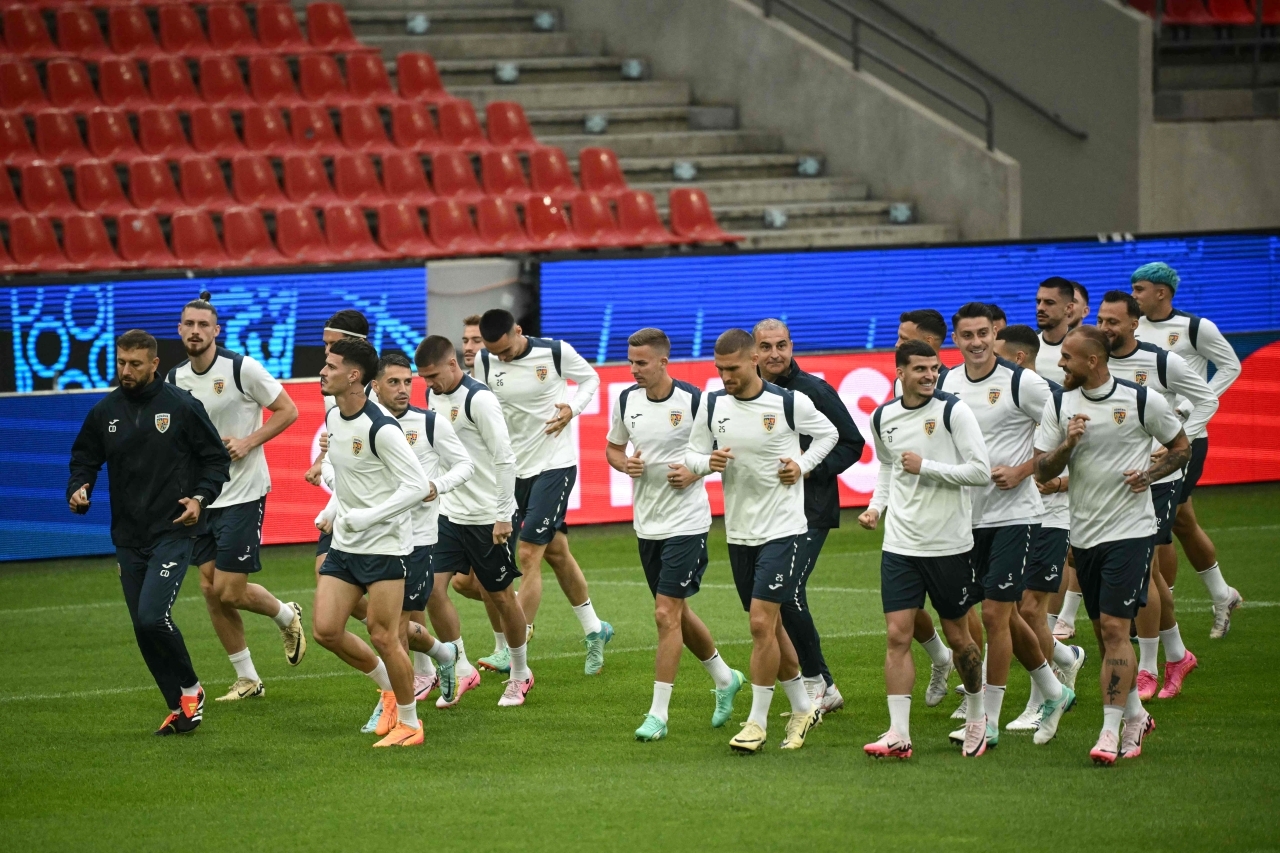 "من تدريبات منتخب رومانيا | أ ف ب"