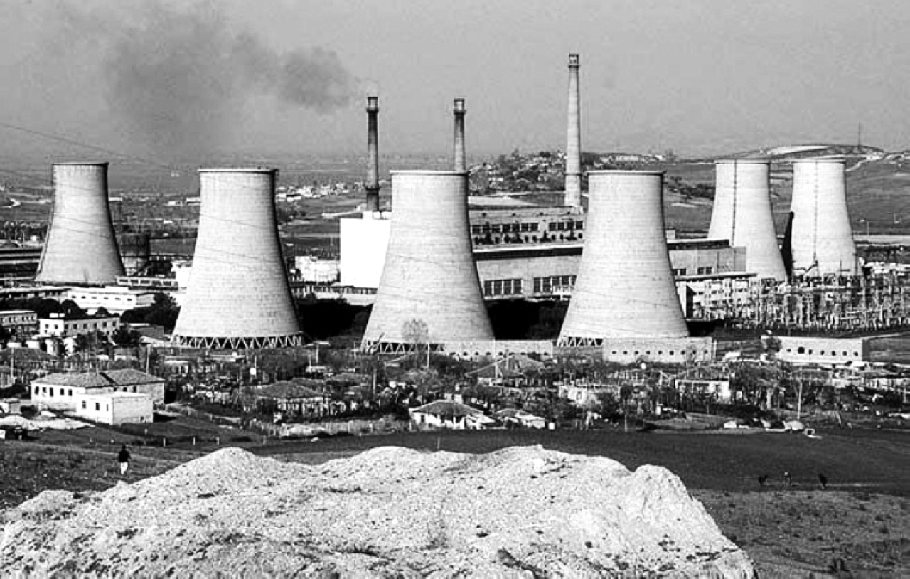 "1954 افتتاح أول مفاعل نووي لإنتاج الطاقة الكهربائية بالقرب من موسكو."