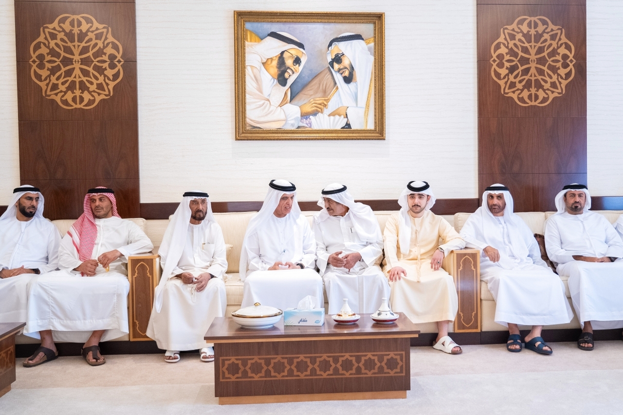 "سعود بن صقر خلال تقديم واجب العزاء | وام"