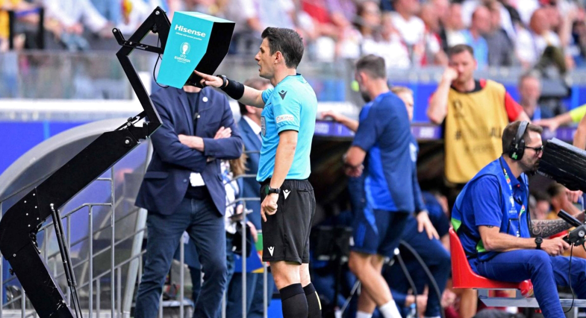 "أداء أكثر من مميز من طواقم التحكيم في «يورو 2024» | أ.ف.ب"