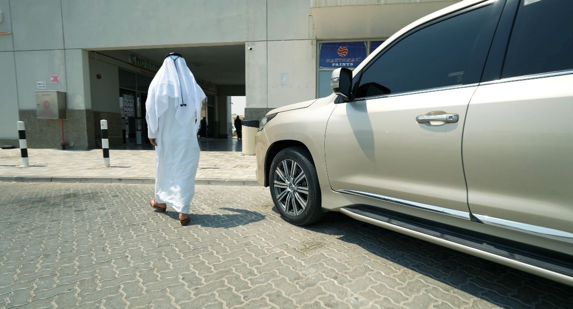 شرطة أبوظبي تحذّر السائقين من ترك المركبة في حالة تشغيل