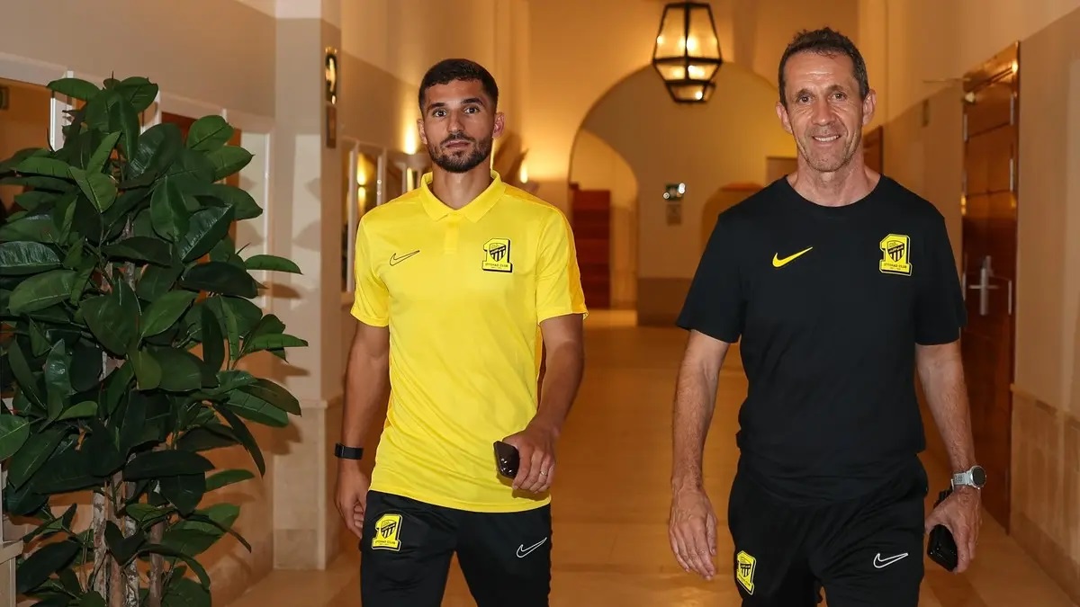الاتحاد السعودي يضم الجزائري عوار لأربعة مواسم من روما الإيطالي