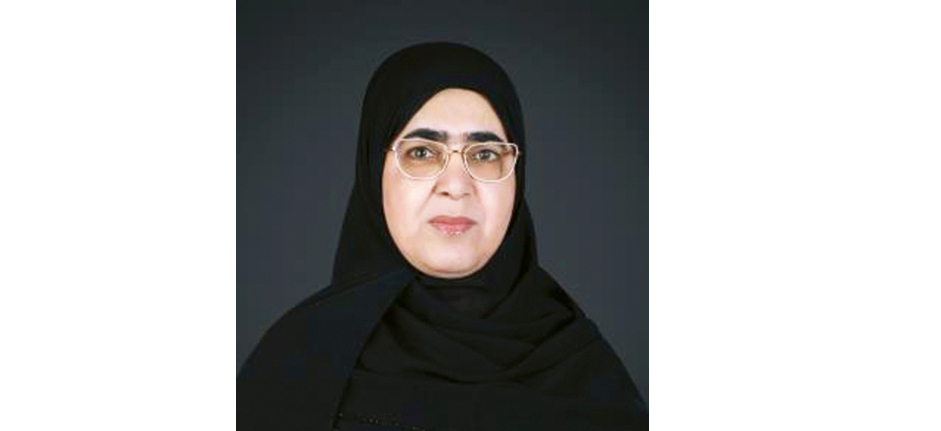 "عائشة الظنحاني"