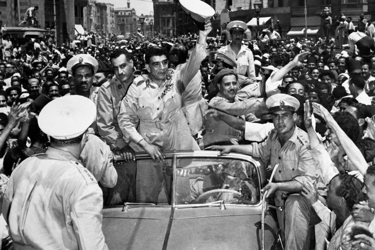 "1952 حركة الضباط الأحرار في مصر تقود ثورة 23 يوليو التي أطاحت بالملكية."