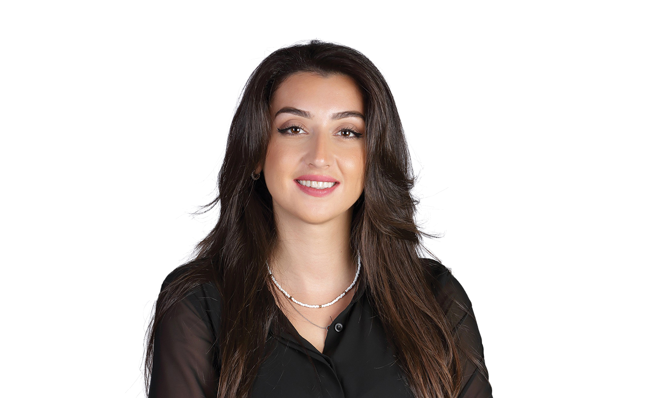 "لونا غفرة"