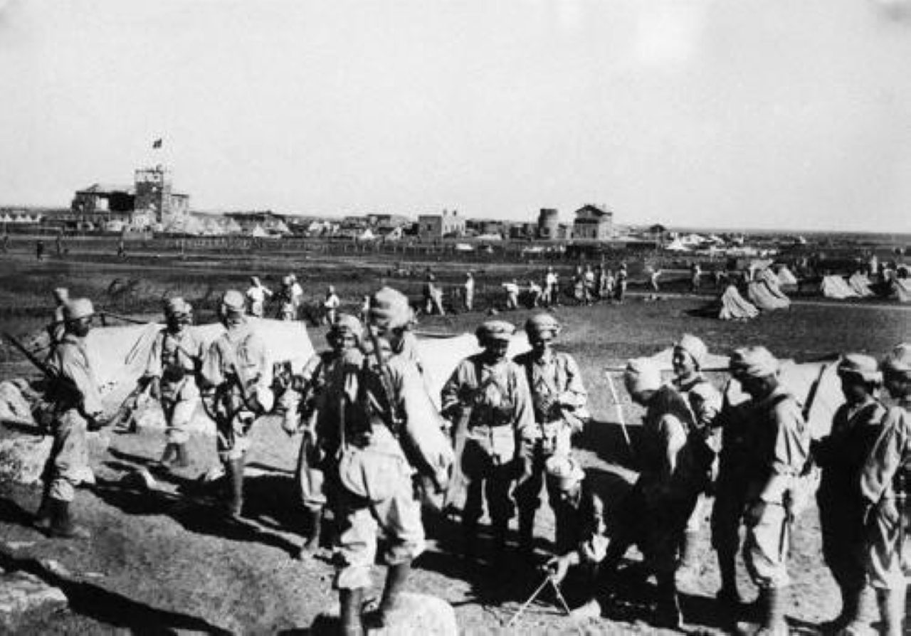 "1920 بدء الانتداب الفرنسي على سوريا بعد معركة ميسلون بين متطوعين سوريين والجيش الفرنسي."