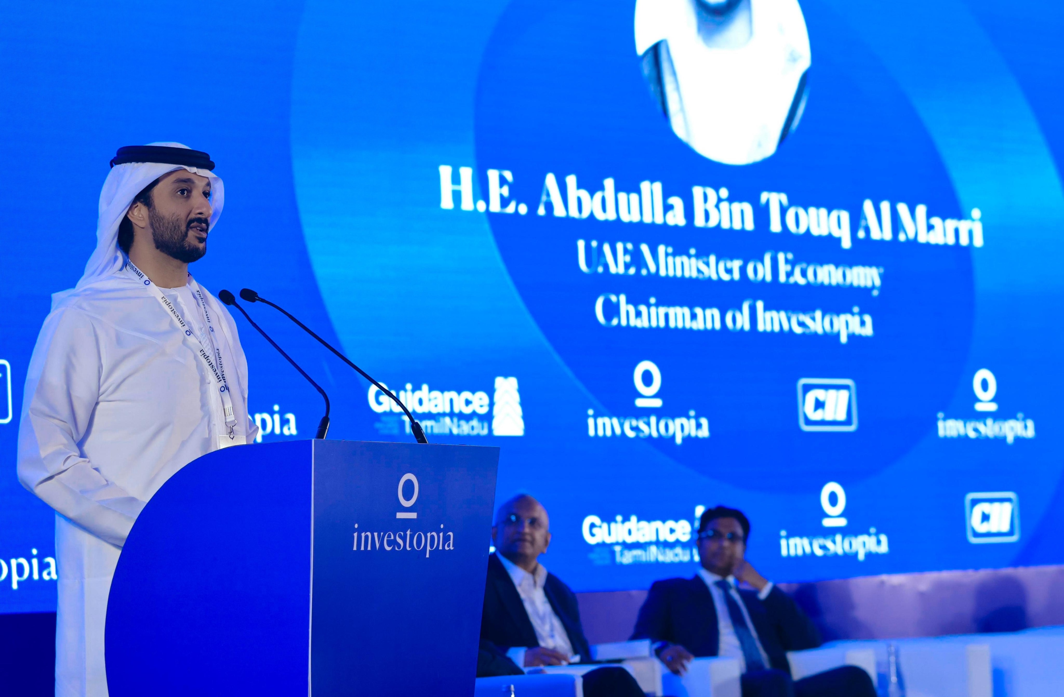 "عبدالله بن طوق يلقي كلمته في القمة | البيان"