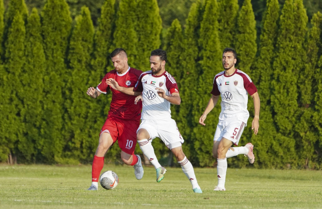 "جانب من مباراة الوحدة وآي إم تي الصربي | البيان"