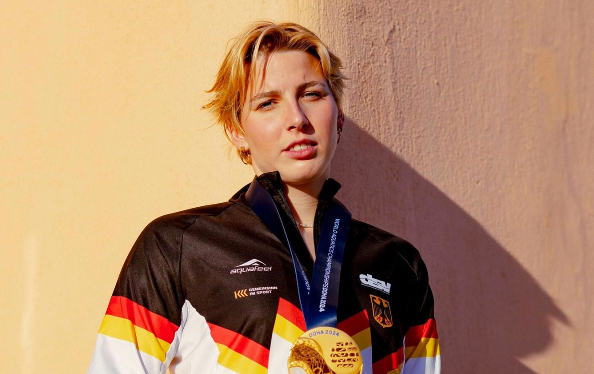 "أنجيلينا كولر"