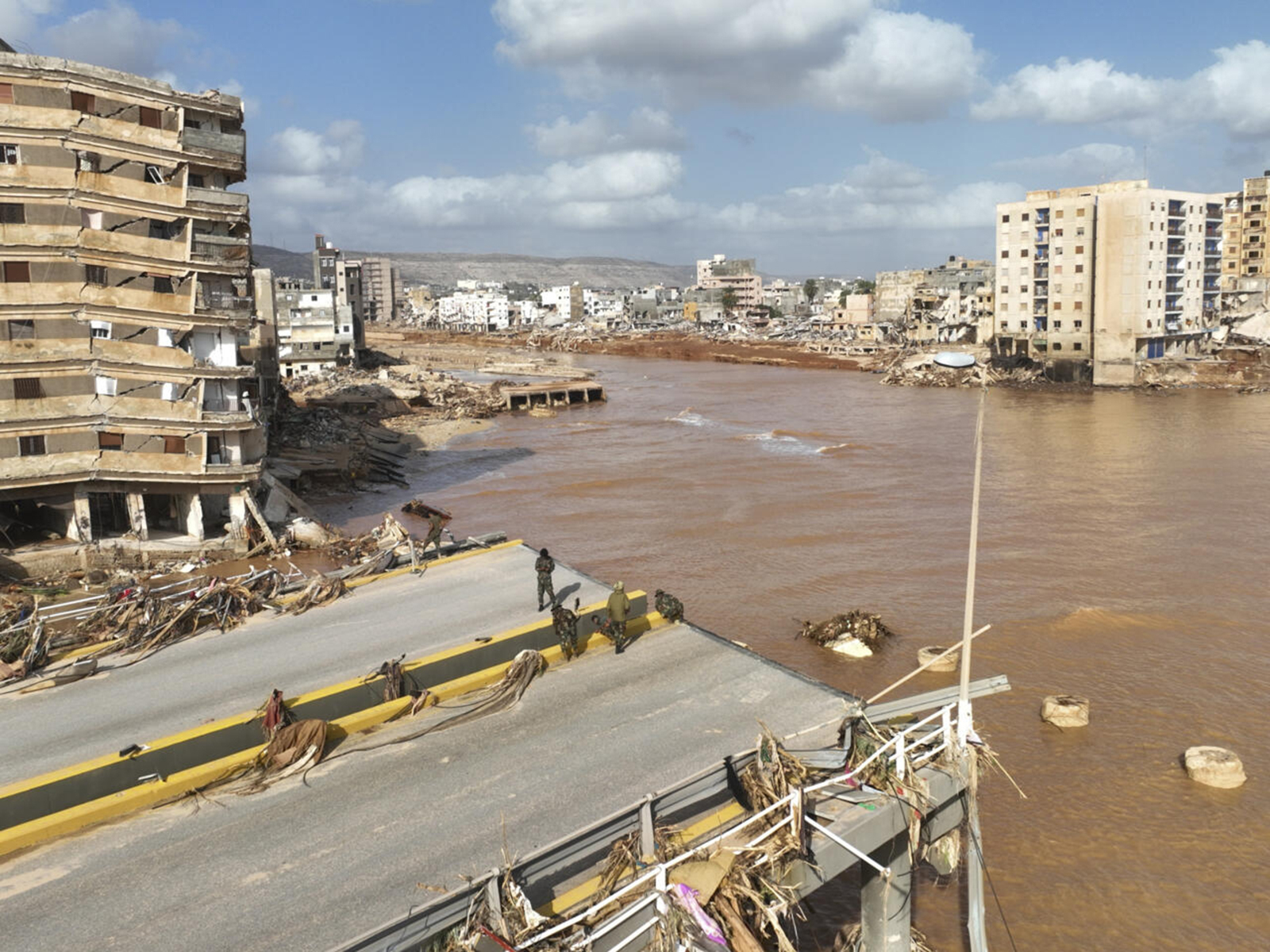 سجن 12 مسؤولاً ليبيّاً على خلفية فيضانات درنة المدمرة