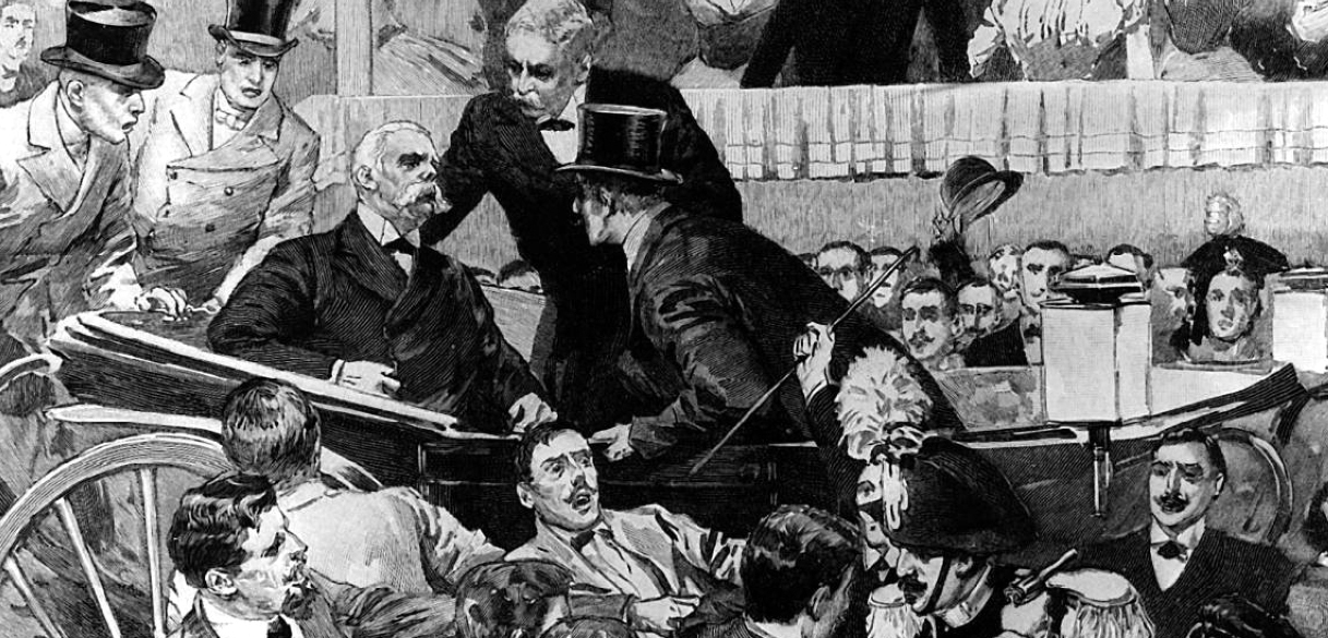 "1900 اغتيال ملك إيطاليا أومبيرتو الأول على يد «جايتانو بريشي» بإطلاق الرصاص عليه."