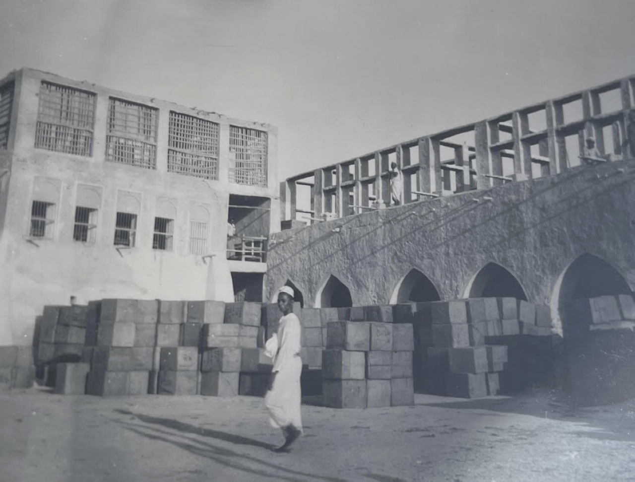 بعدسة السير ويليام هاي.. صور من دبي تعود إلى عام 1937