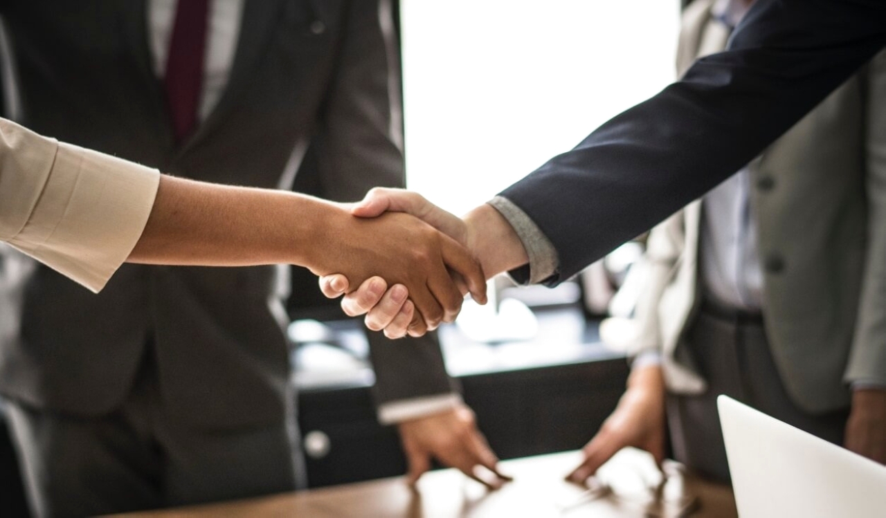 شركات أمريكية تستبق انتعاش صفقات الاستحواذ باستثمارات مليارية