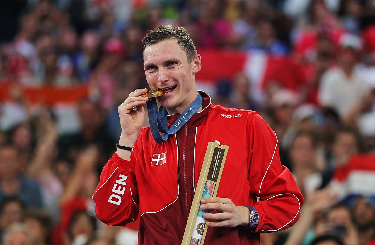 "فيكتور أكسيلسن احتفظ بالميدالية الذهبية | رويترز"