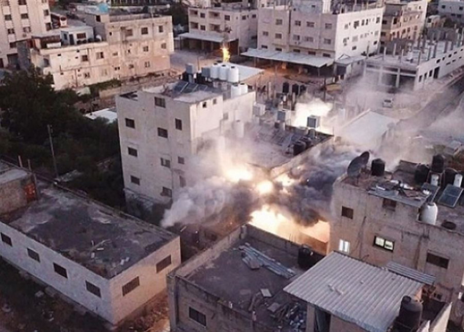 القوات الإسرائيلية تفجر مقر حركة فتح في الضفة الغربية