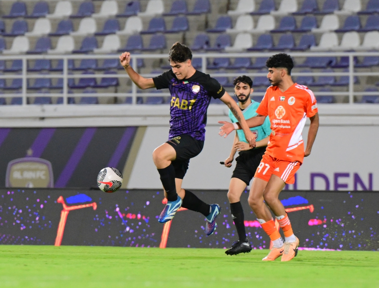 الحياة تعود إلى ملاعب الإمارات غداً