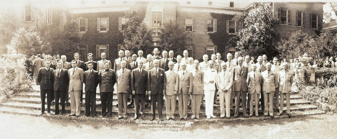 "1944 بدء أعمال مؤتمر دمبارتون اوكس الممهد لإنشاء الأمم المتحدة"
