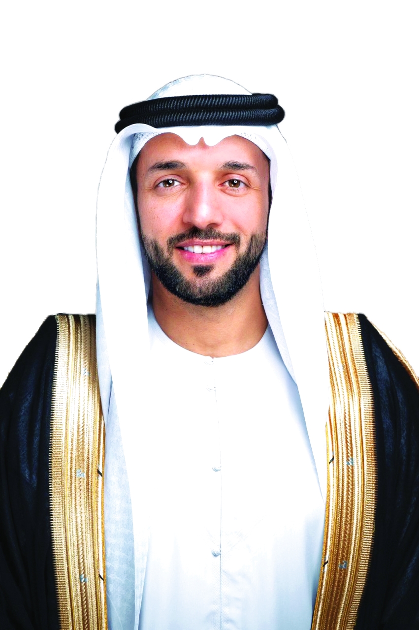 "سلطان النيادي"