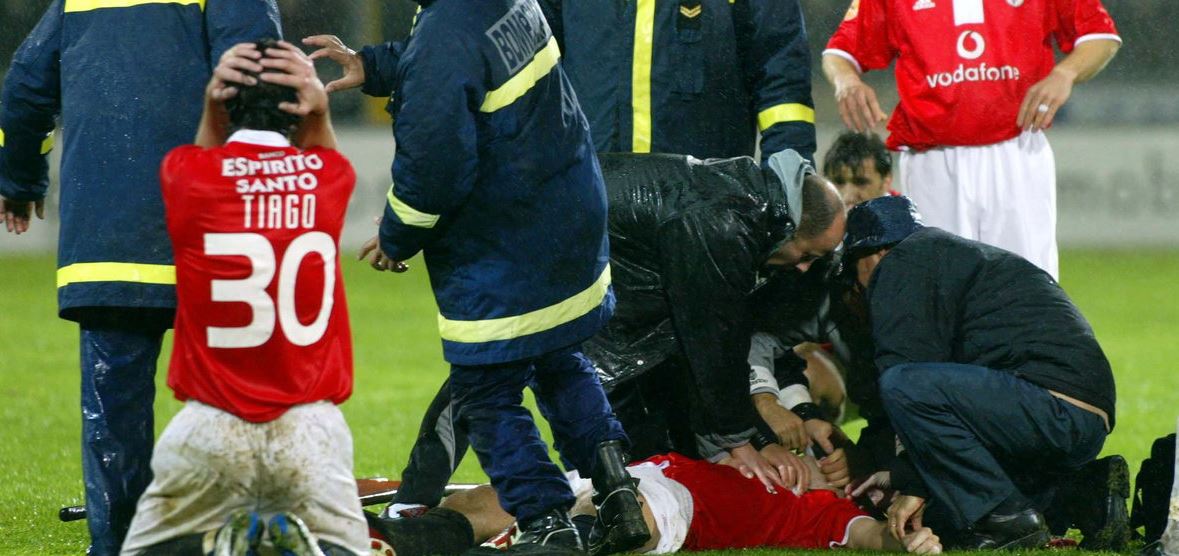 لحظات مأساوية في الملاعب.. أبرز حالات وفاة اللاعبين داخل المستطيل الأخضر (صور)
