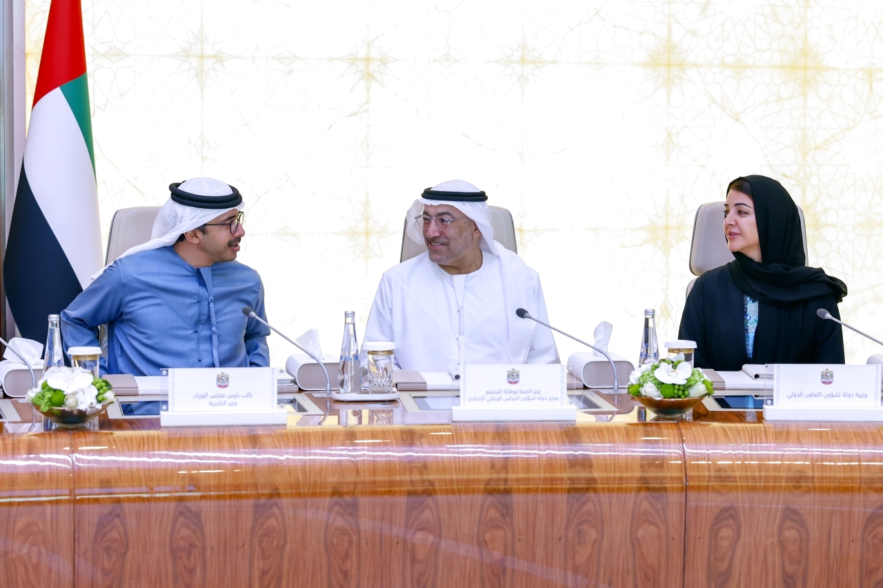 "عبدالله بن زايد وعبدالرحمن العويس وريم الهاشمي"