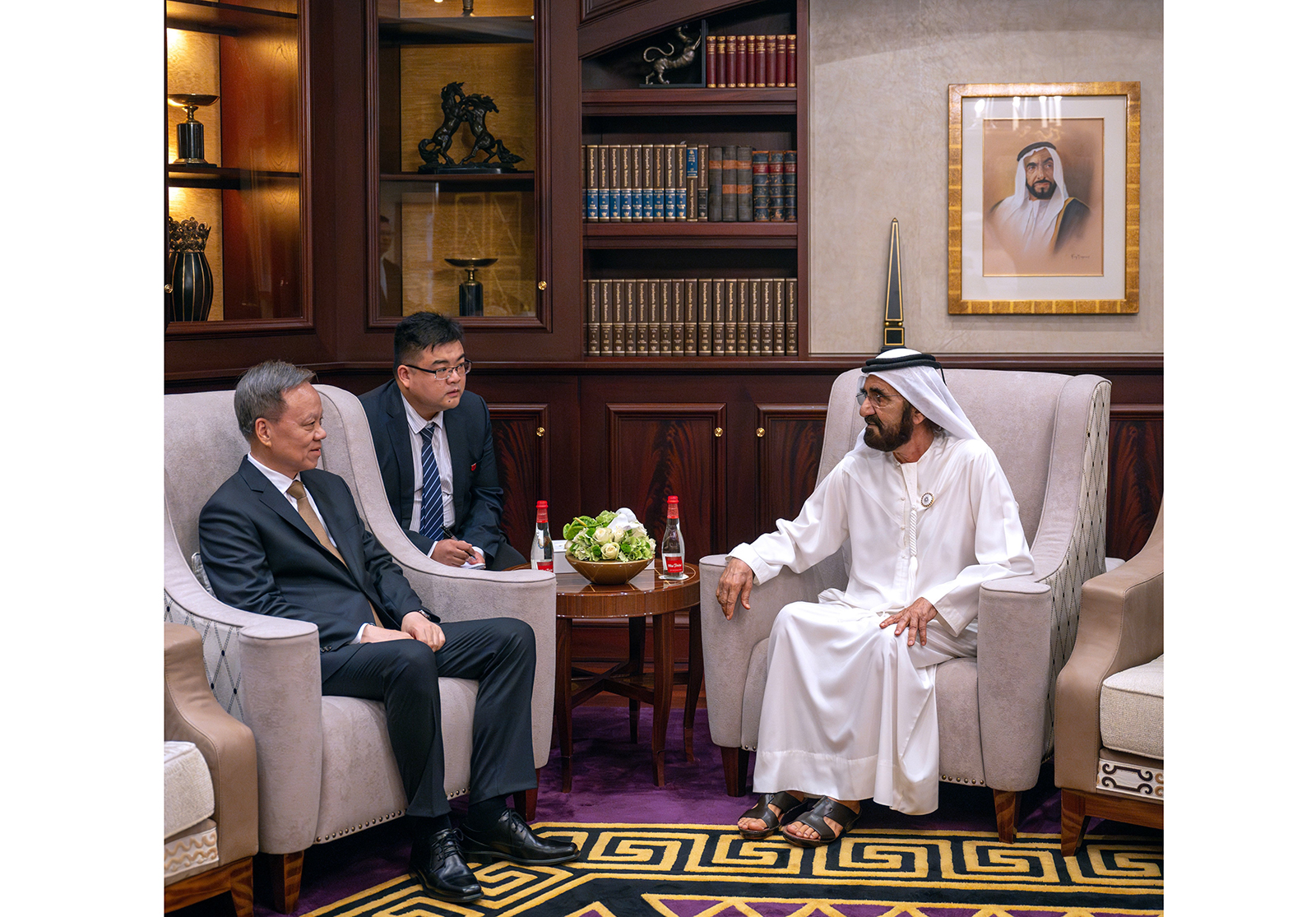 "محمد بن راشد خلال استقبال تشن مينر"