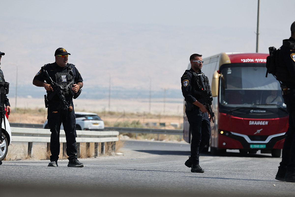 إسرائيل تعلن مقتل 3 أشخاص في هجوم بالرصاص قرب الحدود مع الأردن