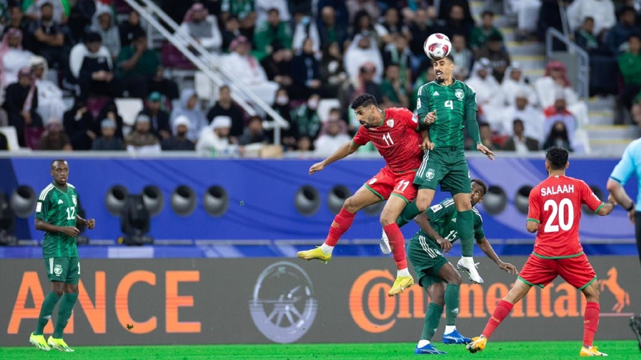 «كلاسيكو» بين العراق والكويت و«الأخضر» يواجه «التنين»