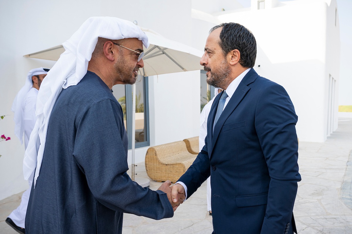 "رئيس الدولة مرحباً بالرئيس القبرصي"
