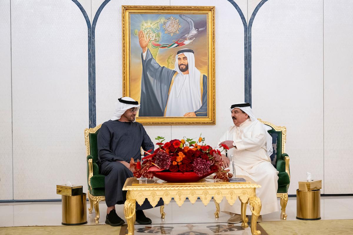 "محمد بن زايد وحمد بن عيسى"