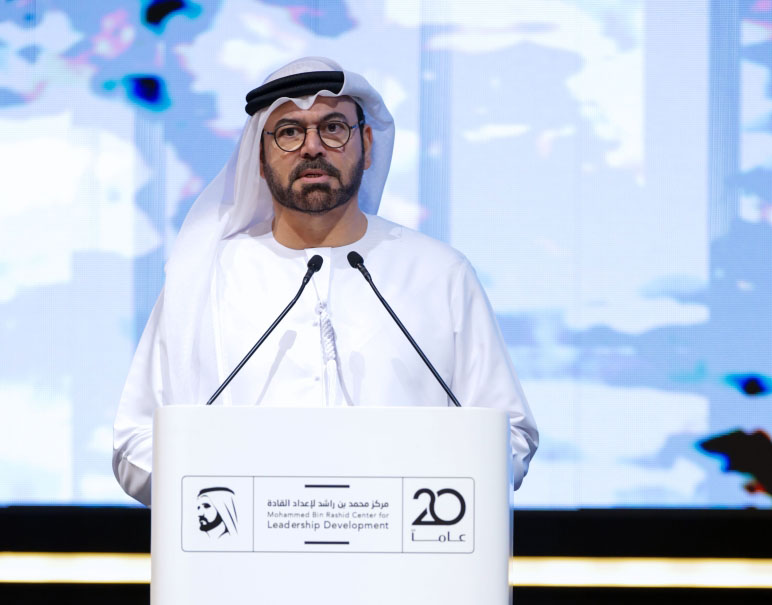 "محمد القرقاوي متحدثاً في الاحتفالية"