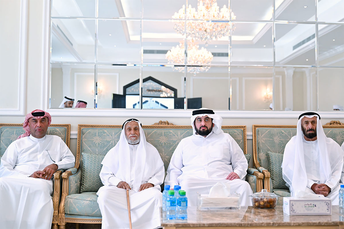 "أحمد بن محمد خلال العزاء"
