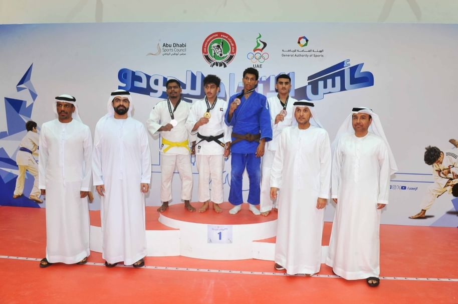 "جانب من تتويج الفائزين | البيان"