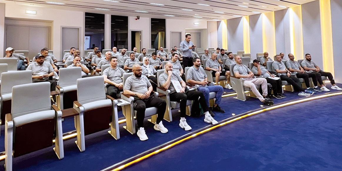44 مشاركاً في دورة الرخصة «C» لمدربي اليد