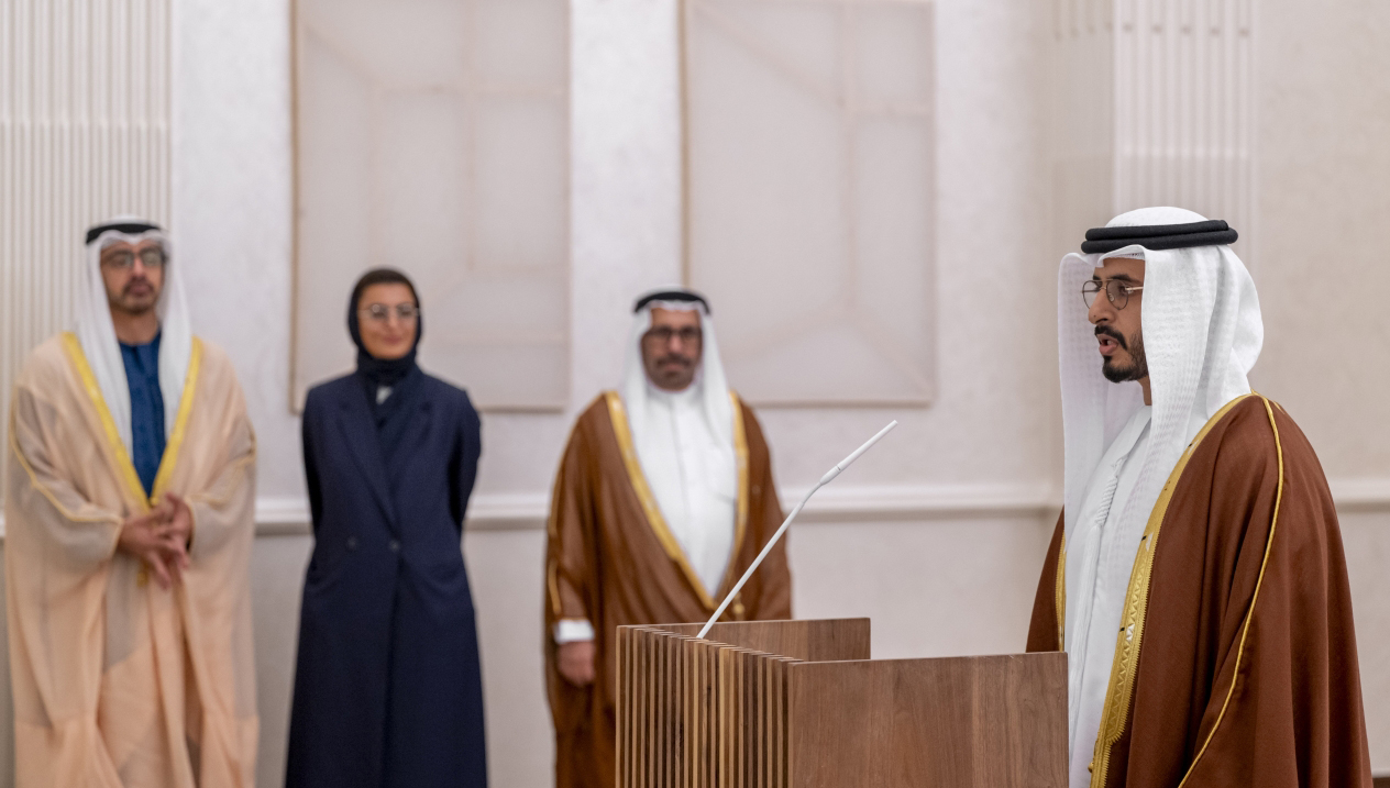 "بحضور عبدالله بن زايد ونورة الكعبي وخليفة المرر.. عبدالرحمن النيادي يؤدي اليمين القانونية"