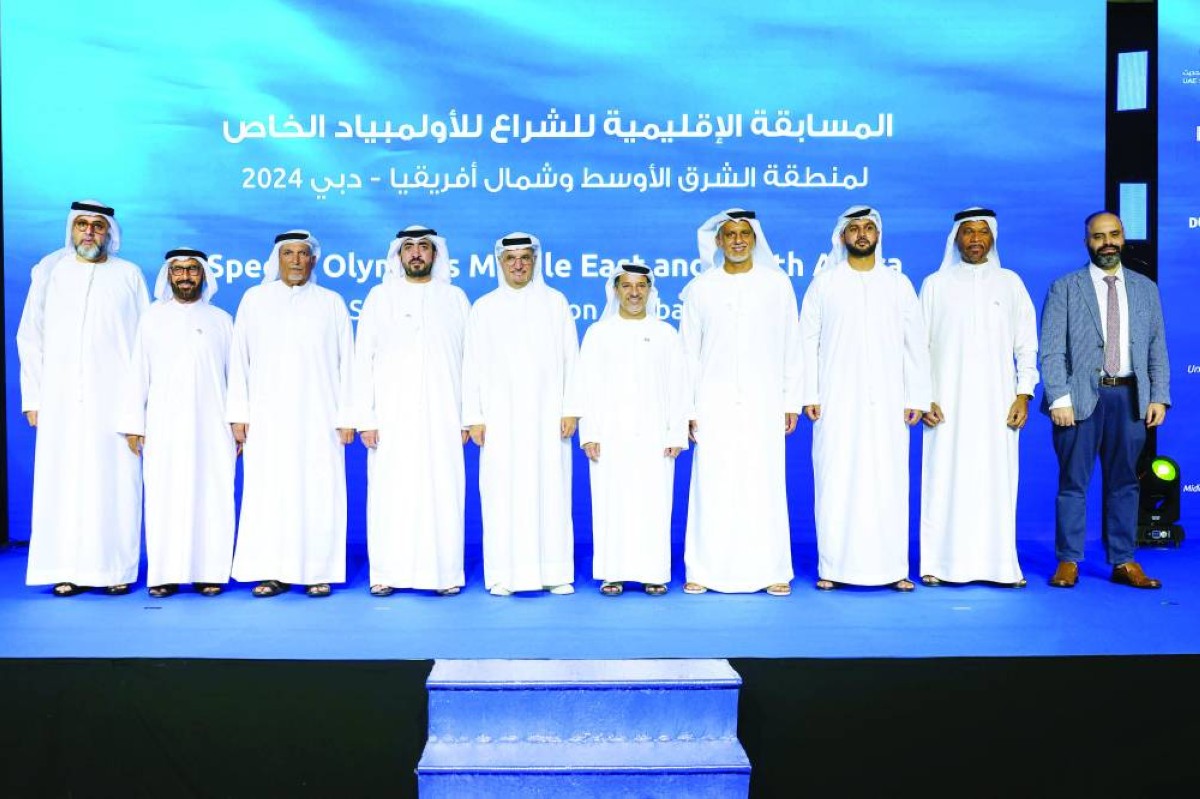 أعضاء اللجنة المنظمة مع رؤساء الوفود المشاركة |