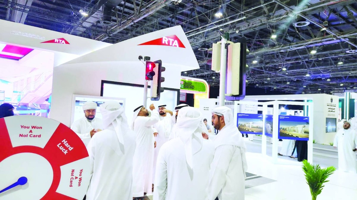 خلال عرض إشارات المشاة الذكية لطرق دبي