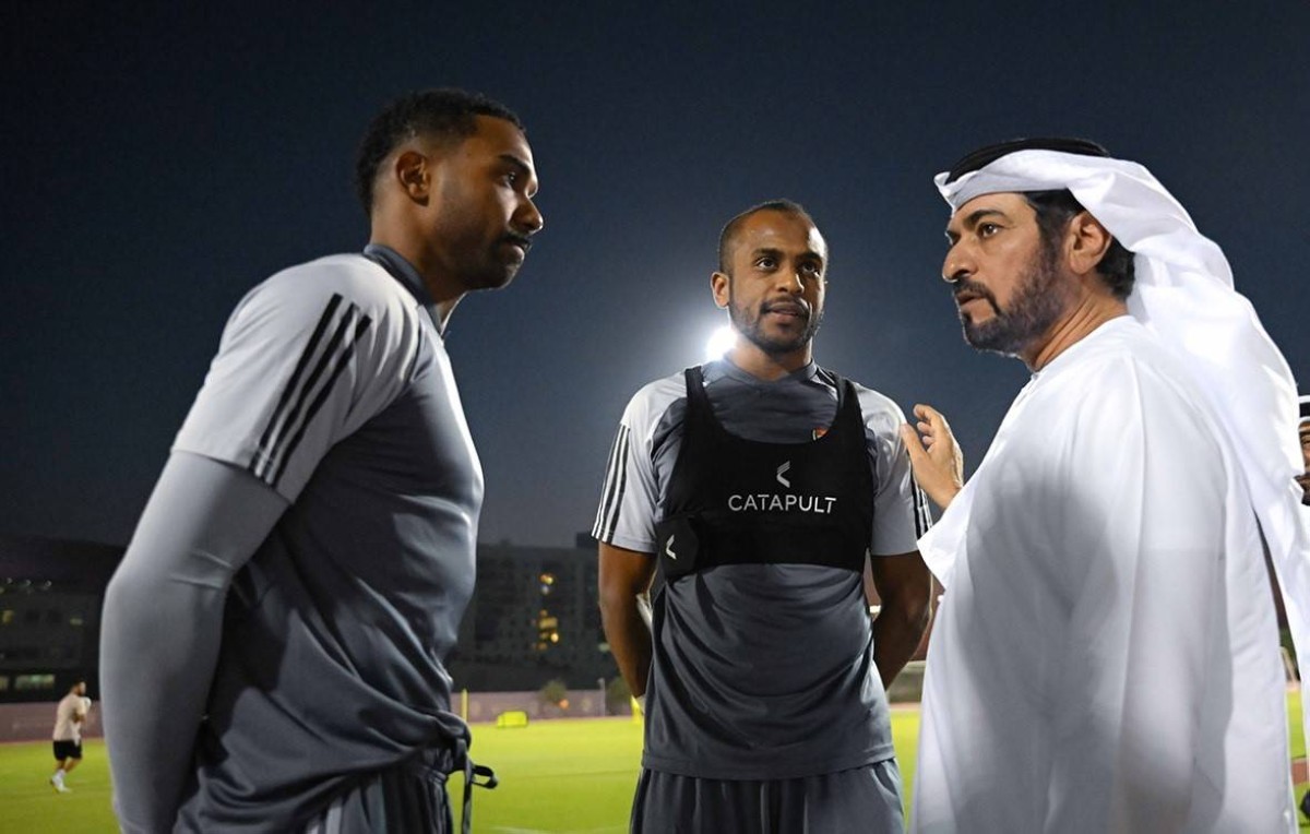 حمدان بن مبارك يشهد تدريبات المنتخب الوطني