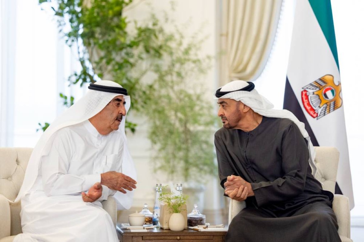 محمد بن زايد وسعود المعلا خلال اللقاء