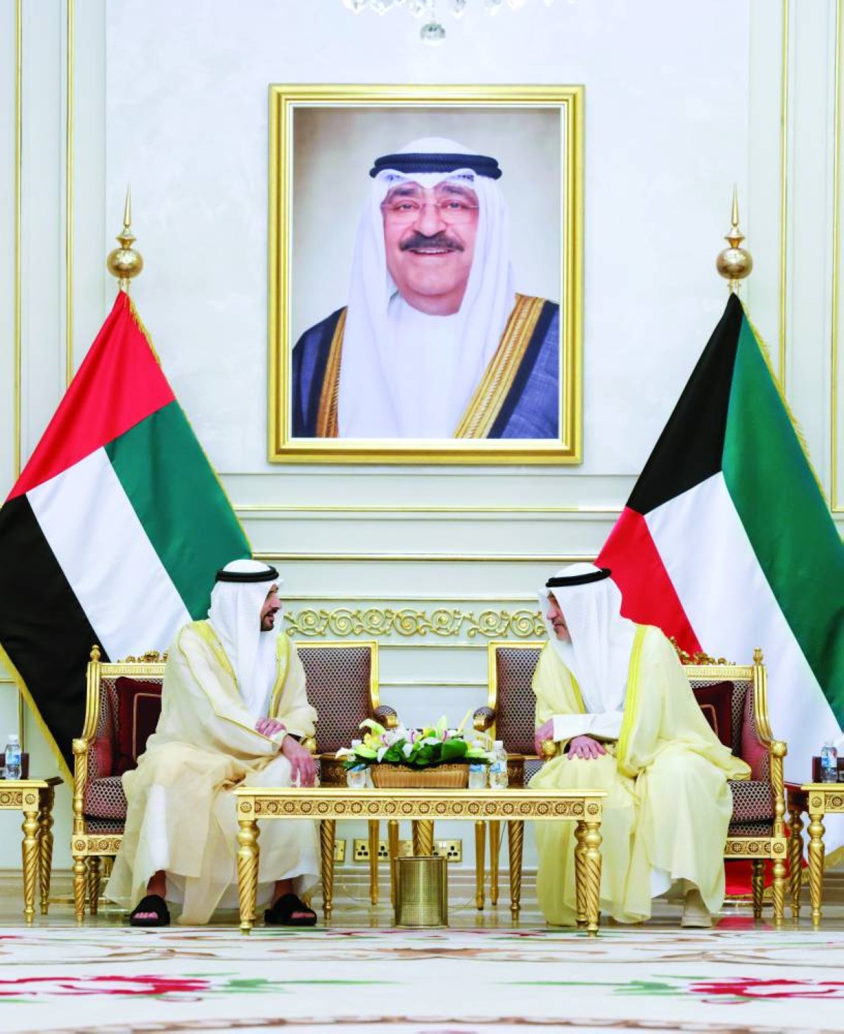 حمدان بن محمد وفهد الصباح خلال المحادثات